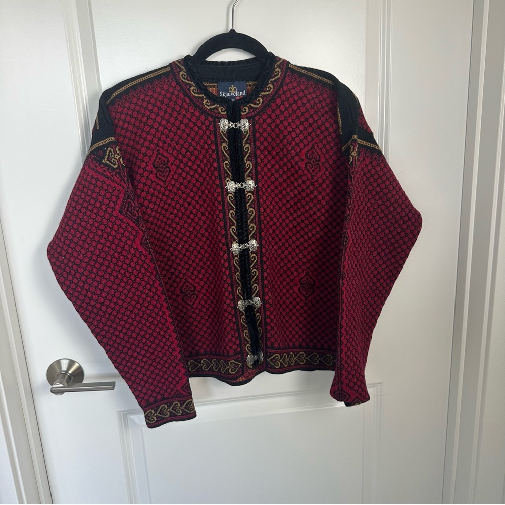 Skjaeveland Norwegian design cardigan